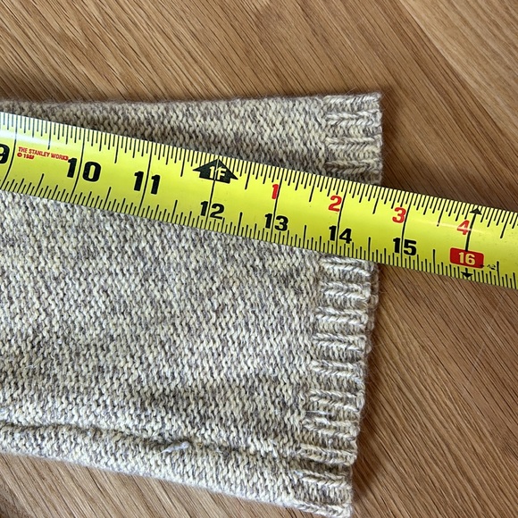 Free People Women's Sweater SizeM. Button front - Picture 7 of 8